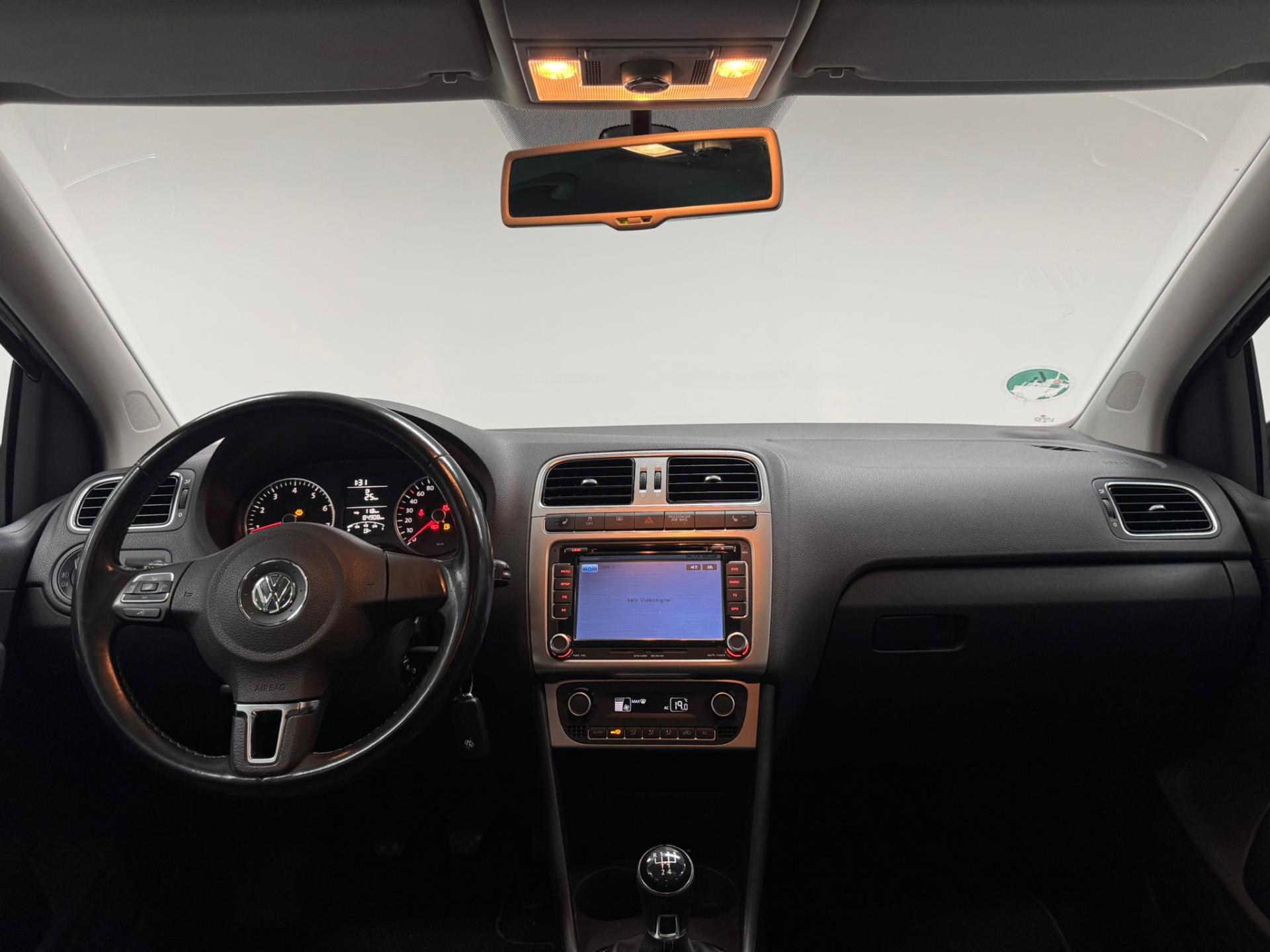 41604225-7.jpg
