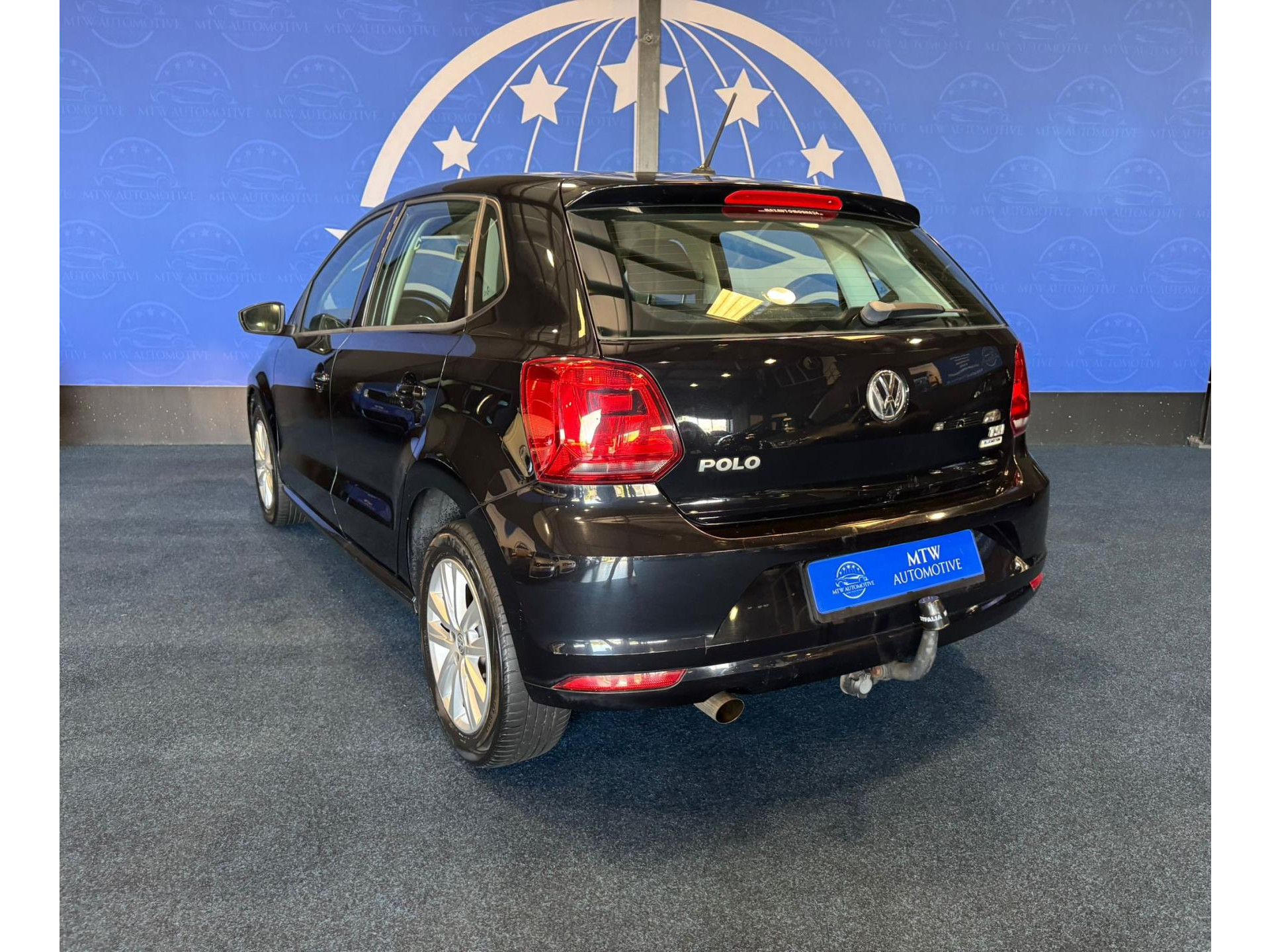 44860929-2.jpg