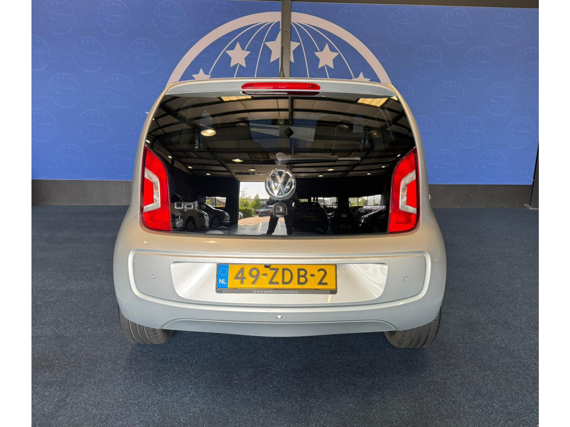 46110127-18.jpg