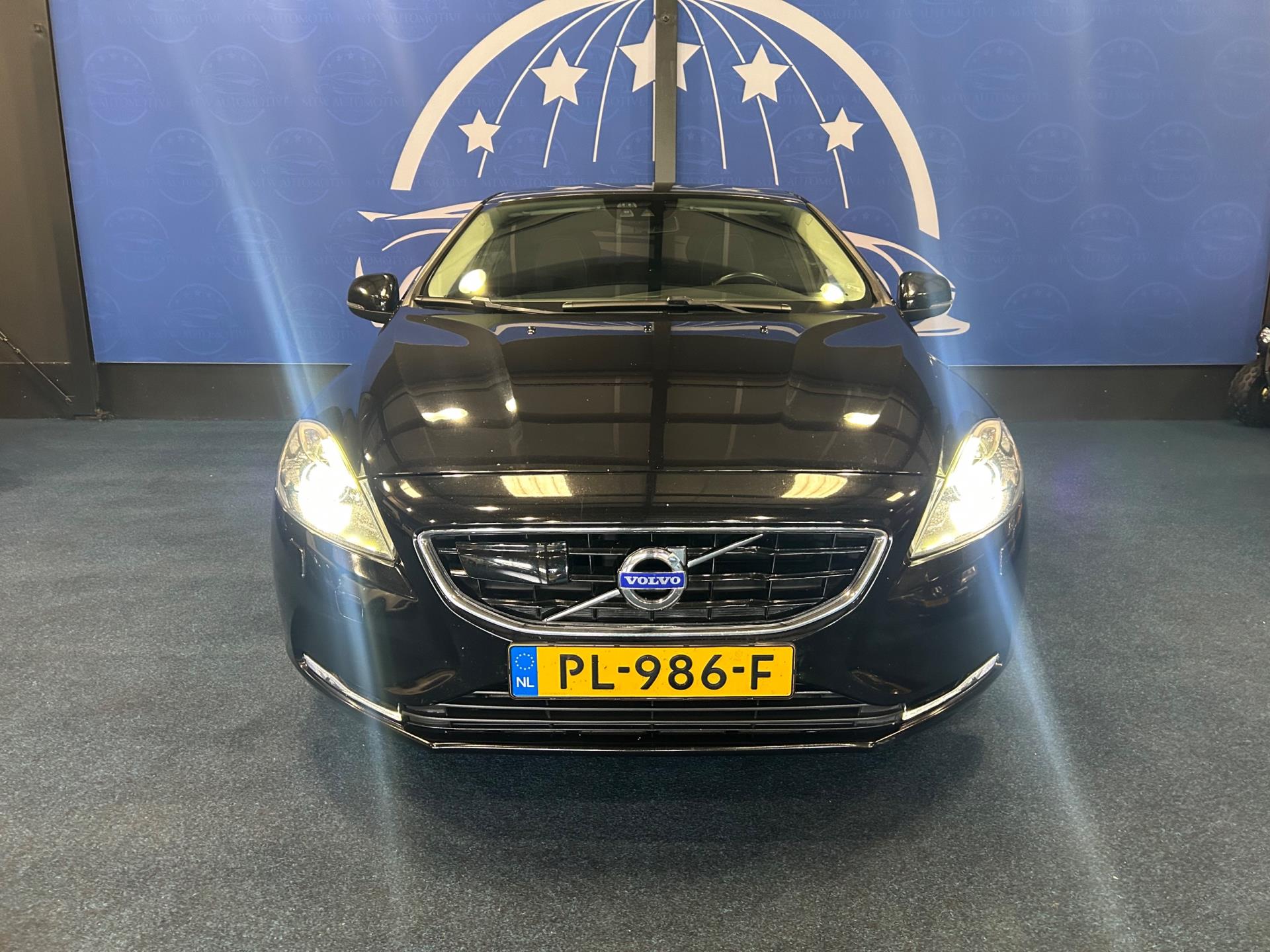 46165285-16.jpg